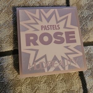 Huda Beauty Pastels Rose Collection